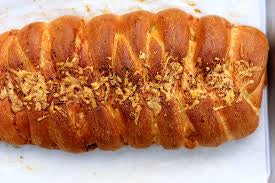 Caramelised Onion Bread Twist
